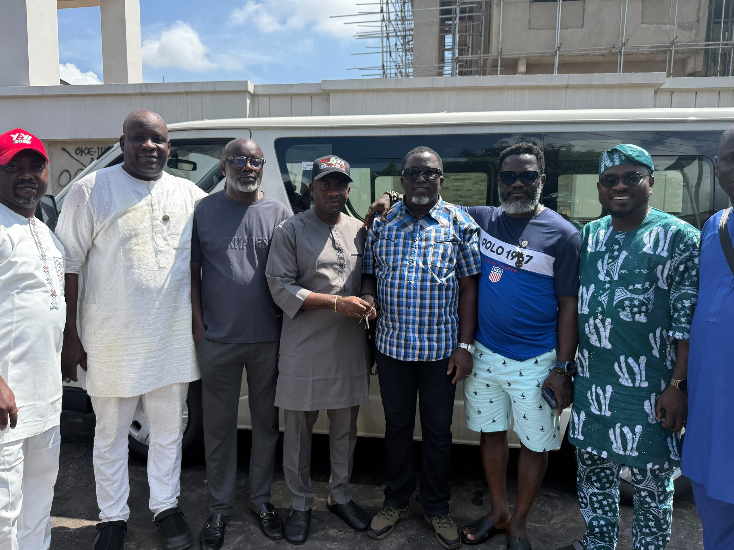 SENATOR SOLOMON ADEOLA FULFILS HIS PROMISE TO OGUN NUJ